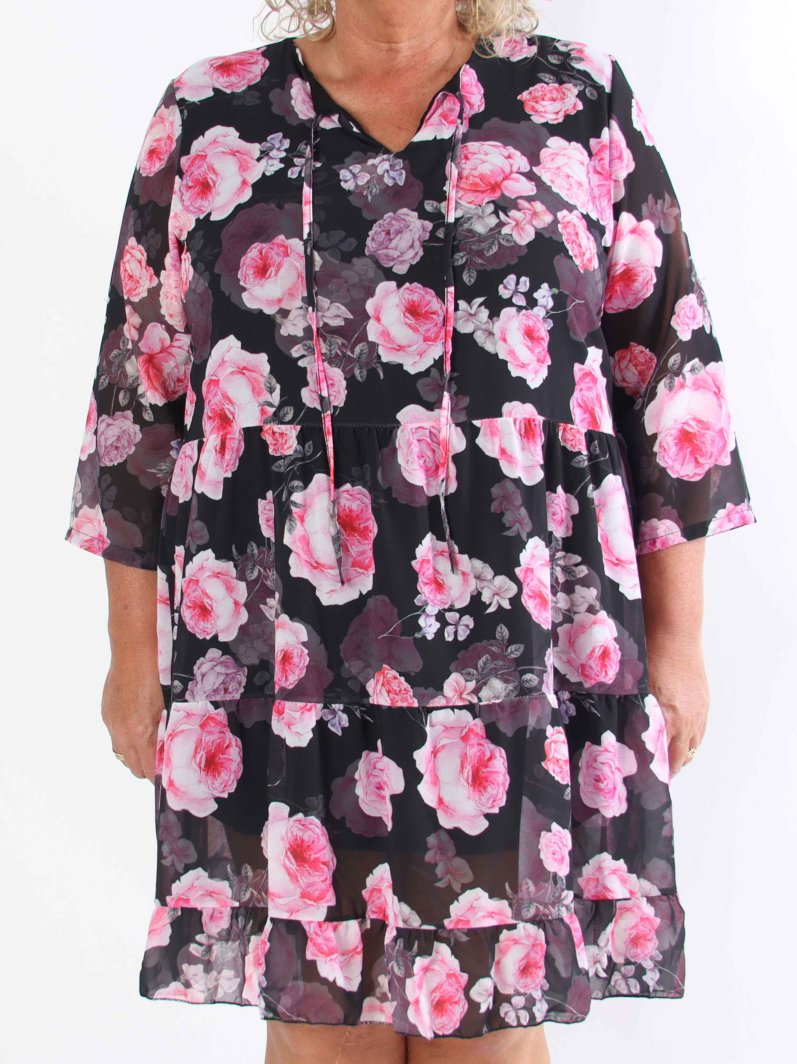 Stella - Blomsterkjole i chiffon med viskose underkjole